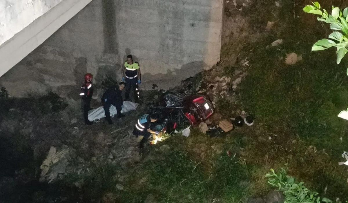 Trabzon'da motosiklet dereye uçtu 1 turist hayatını kaybetti