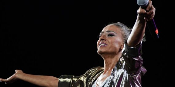 Yıldız Tilbe, İstanbul Festivali’nde konser verdi