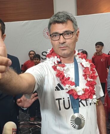 Yusuf Dikeç'in ikonik pozu, sınav sorusu oldu