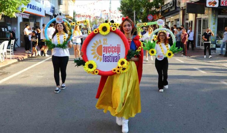 Tekirdağ’da “32. Ayçiçeği Festivali” başladı