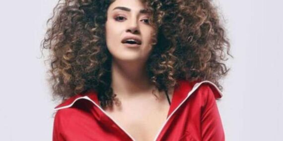 Dilan Çıtak’tan tepki: Göğüs dekoltesi verme çabası eleştirisine yanıt