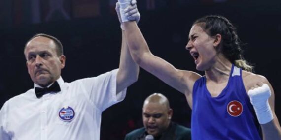 Hatice Akbaş’ın büyük başarısı: Milli boksör gümüş madalya ile döndü