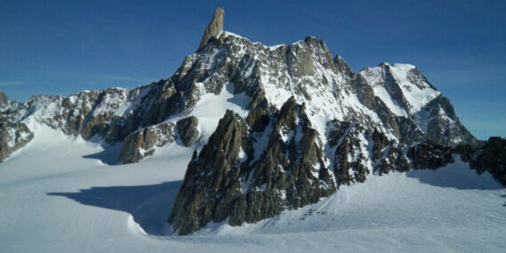 Mont Blanc Dağı’nda Buz Kütlesi Düşmesi: 1 kişi hayatını kaybetti, 4 kişi yaralı