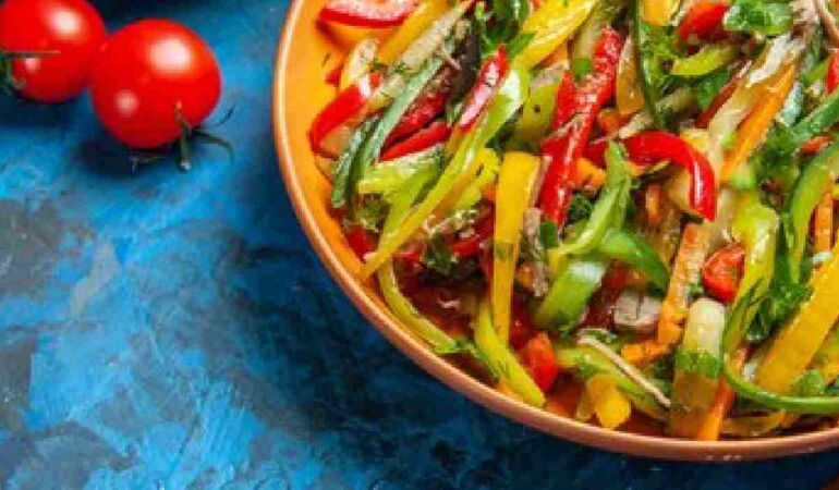 Sağlıklı ve lezzetli diyet yemek tarifi mi arıyorsunuz? Sebzeli tavuk sote tarifi