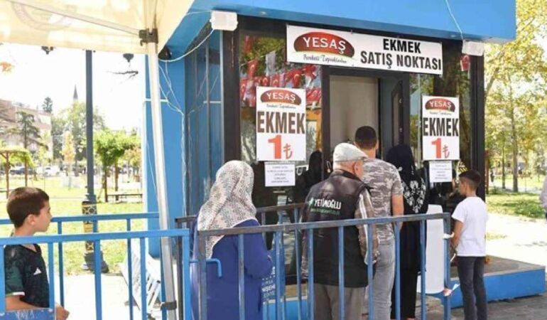 Başkan sözünü tuttu, ilçede ekmek 1 TL’den satılmaya başlandı!
