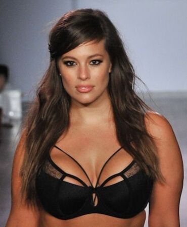 Ashley Graham en doğal halini paylaştı!