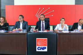 CHP Parti Meclisi, tüzük metni konusu için Özgür Özel başkanlığında toplandı