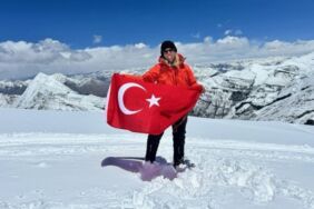 En hızlı Türk kadını... Deniz Kayadelen Hudson Nehri'nde bir ilki başardı