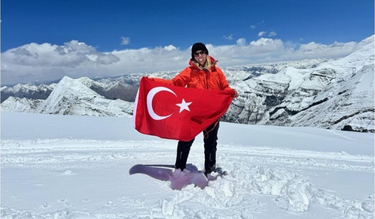 En hızlı Türk kadını... Deniz Kayadelen Hudson Nehri'nde bir ilki başardı