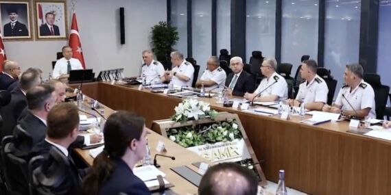 İçişleri Bakanı Ali Yerlikaya, asayiş konulu güvenlik toplantısı düzenledi