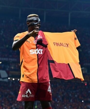 İtalya'da Victor Osimhen tartışması 'Galatasaray formasını öpmesi…