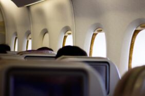 Uçakta cinsel ilişki skandalı Çift gözaltına alındı