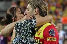 Ünlü futbolcu eşini evlilik yıl dönümünü bakın nerede götürdü!