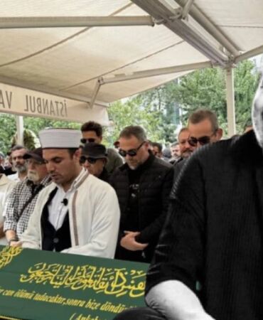 Ünlü sanatçı Metin Arolat son yolculuğuna uğurlandı