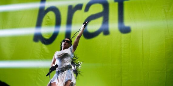Charli xcx, ‘brat’ remix albümünü duyurdu:  İşte çıkış tarihi