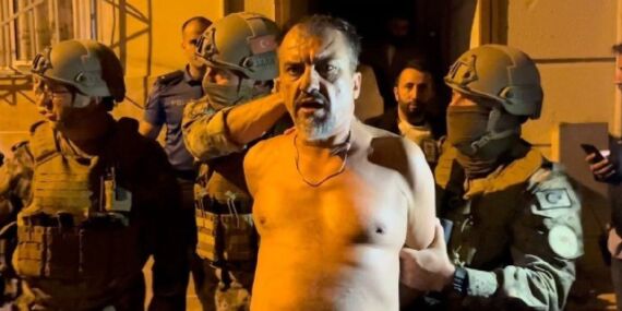 Eski boksör mahalleyi savaş alanına çevirdi