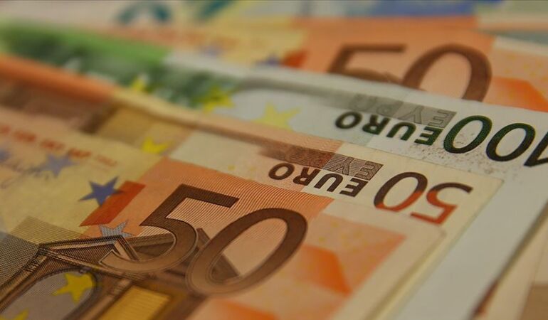 Son engel kalktı: Bir ülke daha Euro’ya geçiyor!