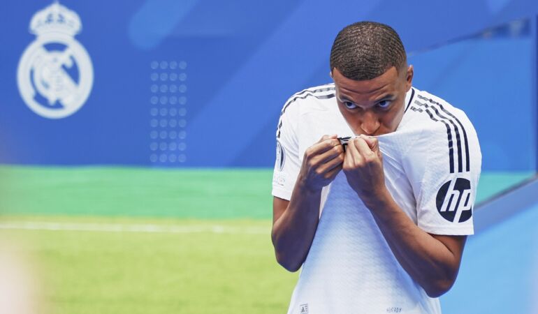 French superstar Kylian Mbappe signs contract with Real Madrid