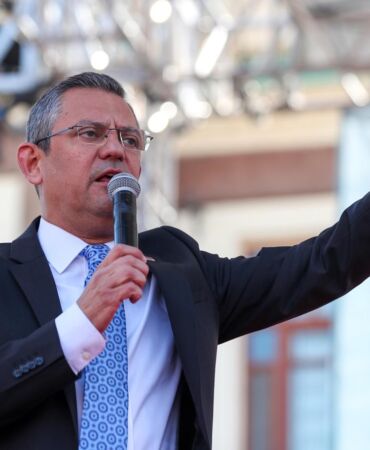 özgür özel izmir