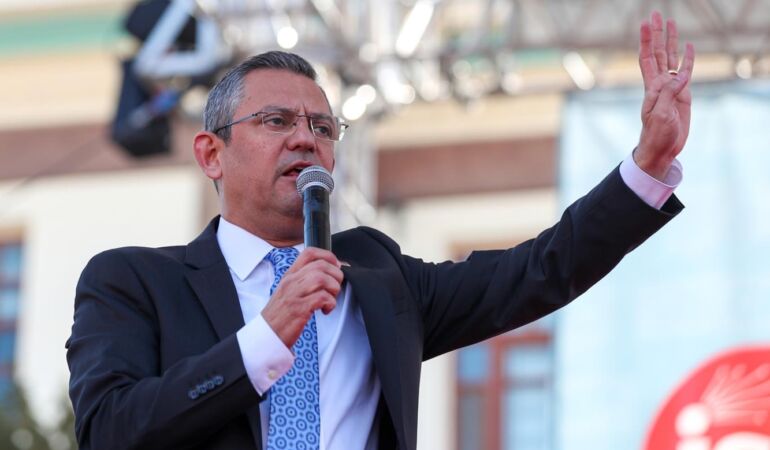 Özgür Özel: CHP çirkin bir saldırı altında!