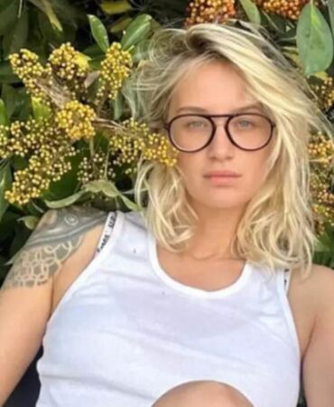 Didem Soydan cesur pozuna gelen 'Çocuk yap' yorumuna sert çıktı! 'Hoşt