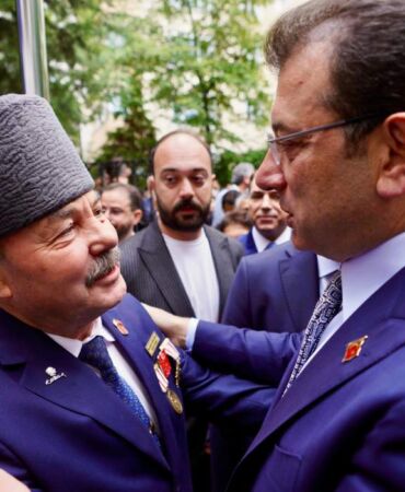 Ekrem İmamoğlu ve Yuvamız İstanbul öğrencisi arasında 'uçuran diyalog1 (2)