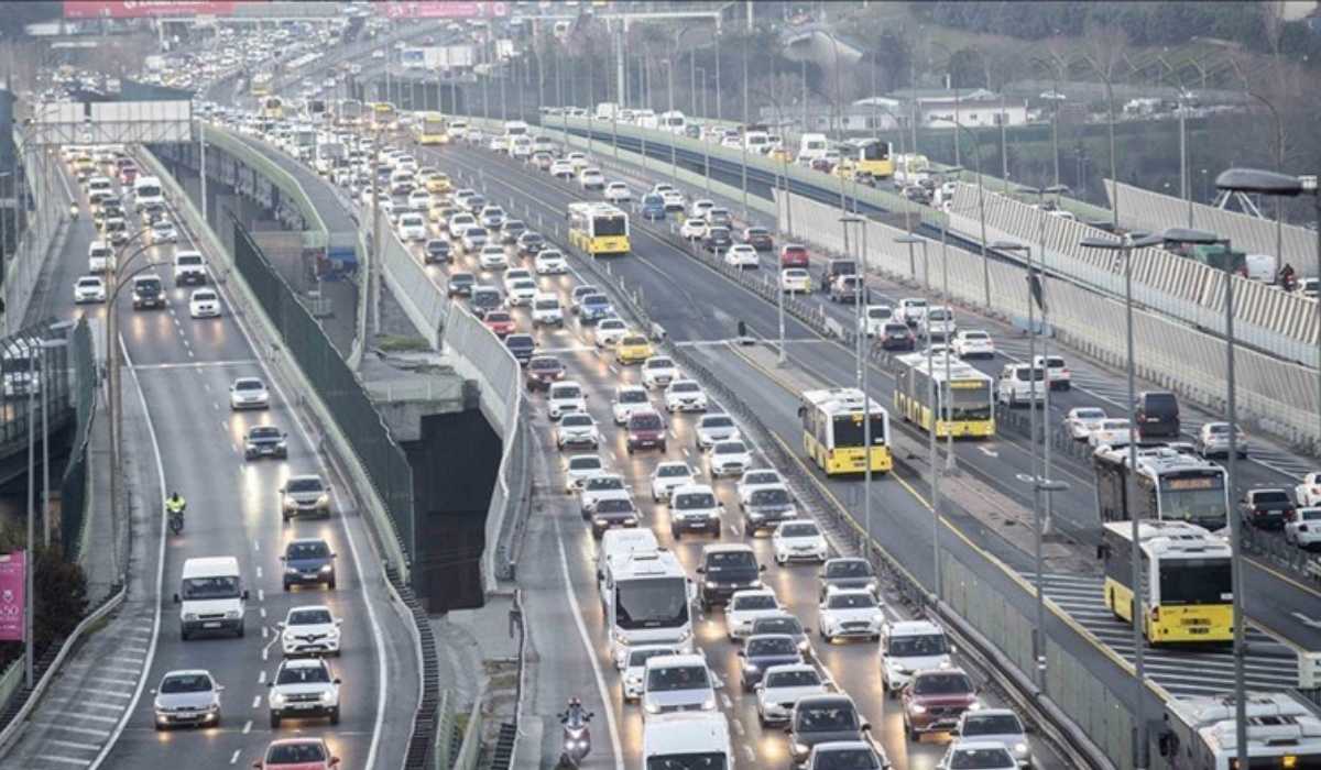 İstanbul'da sabah saatlerinde trafik yoğunluğu