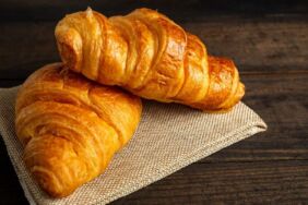 Kat kat hamuruyla enfes kruvasan tarifi MasterChef kruvasan nasıl yapılır