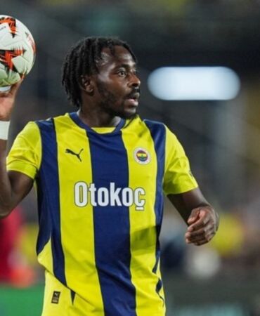 Osayi-Samuel sosyal medyadan paylaştı Libya'da mahsur kaldı1