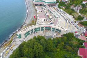 Sarp Sınır Kapısı’nda yeni tip nüfus cüzdanıyla bütünleşik ehliyetler kabul edilmiyor