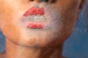 Soğuk ve kuru kış günlerinin kurtarıcısı…Evde kolay dudak nemlendiricisi yapımı