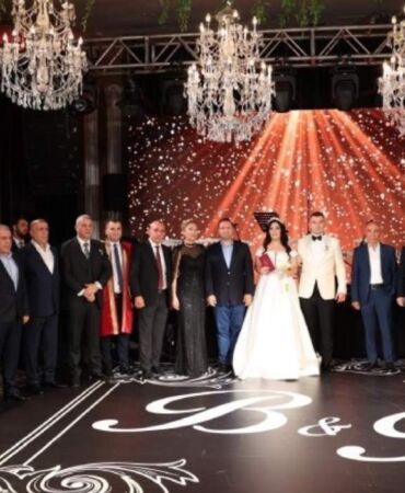 Urfa akıtma set, Trabzon set... Gelin ve damada 5 milyon TL takı ve para takıldı