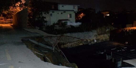 Üsküdar’da yol çöktü: 3 katlı bina boşaltıldı, sokak kapatıldı