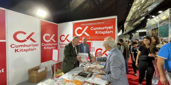 Antalya’da Cumhuriyet Kitapları’na büyük ilgi