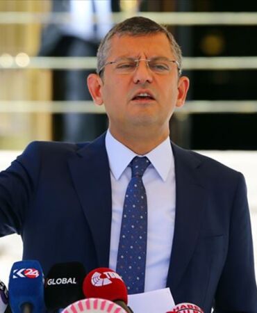 özgür özel