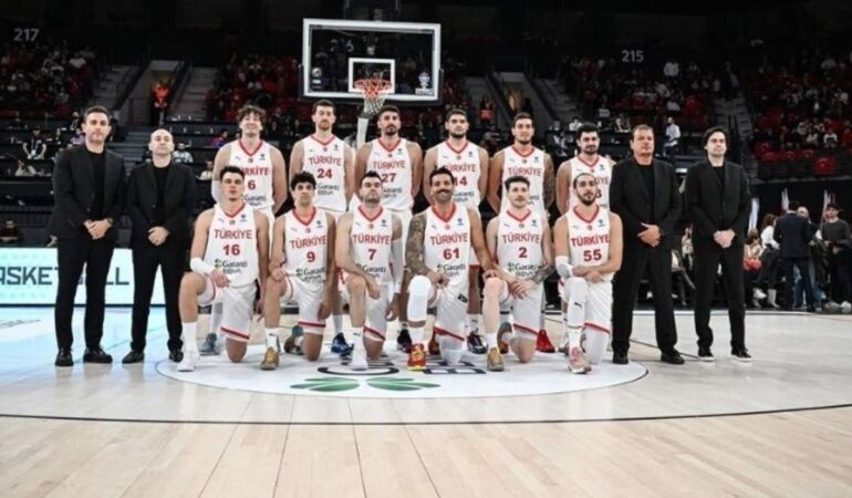 12 Dev Adam Macaristan'ı 92-66 mağlup etti