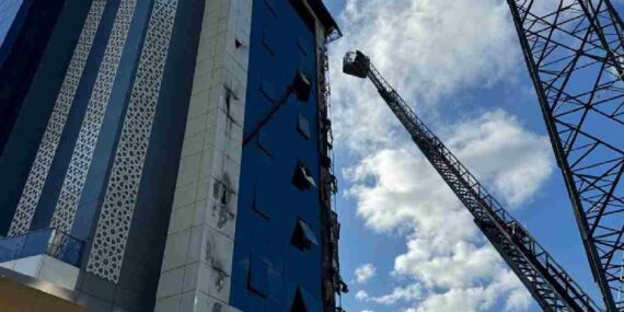 İstanbul Bahçelievler’de özel okulda çıkan yangın söndürüldü
