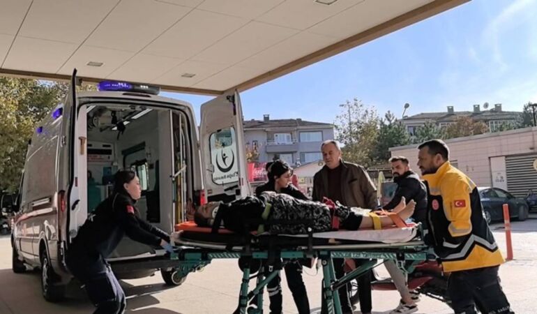 Cam silerken ikinci kattan düştü