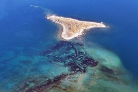 Çekilen Van Gölü'nde eski yerleşim alanları ortaya çıktı