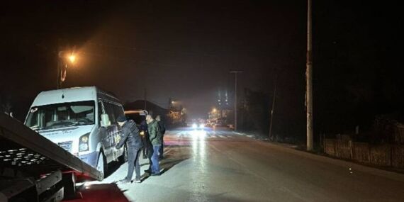 Düzce’de işçi servisi ile cip çarpıştı: Yaralılar var!