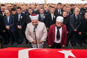 Eski CHP Milletvekili için İstanbul'da cenaze töreni
