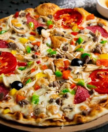 Evde yumuşacık ve lezzetli MasterChef usulü pizza tarifi... MasterChef pizza nasıl yapılır
