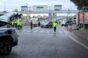 İETT otobüsü polis aracına çarptı 1 polis şehit oldu