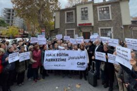 Kadıköy, Halk Eğitim Merkezi için ayakta