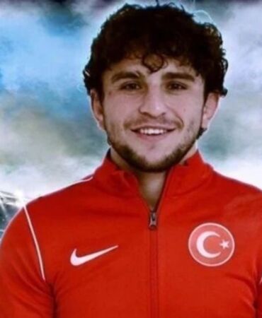Milli güreşçi Ahmet Duman, dünya ikincisi