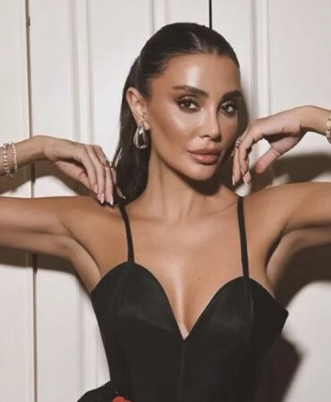 Özge Ulusoy'dan takipçisine sert yanıt 'Akrabalarına sorman gerek