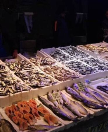 Palamut sezonu sona erdi, tezgahları hamsi doldurdu Kilosu 150 lira