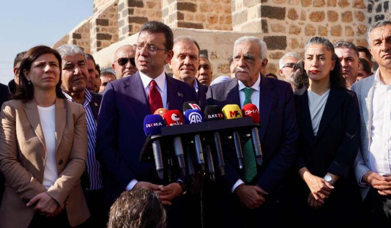 TBB Başkanı Ekrem İmamoğlu, seçilmiş Mardin Büyükşehir Belediye Başkanı Ahmet Türk'ü ziyaret etti