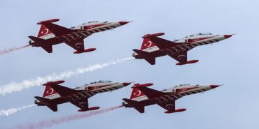 Türk Yıldızları 'Ata'ya saygı' uçuşu yapacak