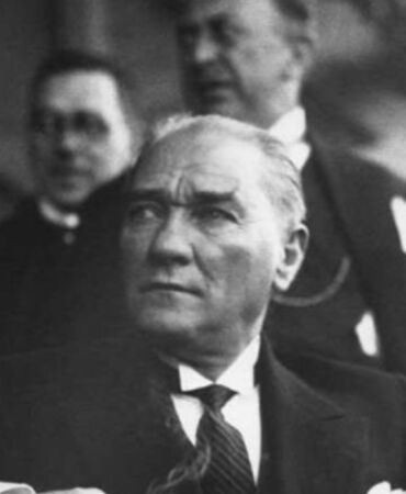 Ünlülerden '10 Kasım Atatürk'ü Anma Günü' paylaşımlar